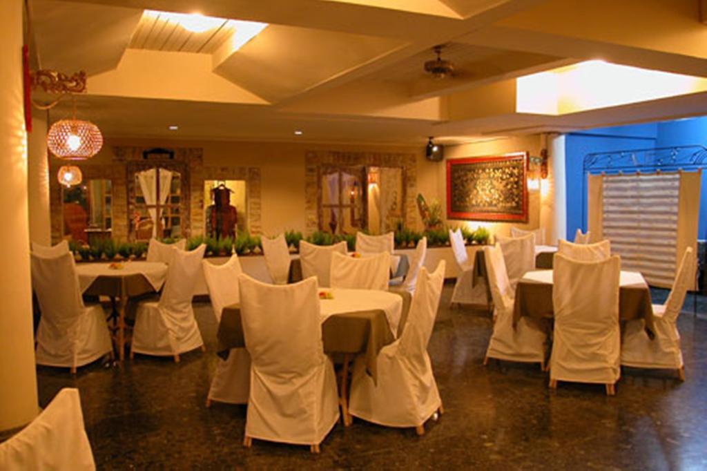 The Alit Hotel Kuta Lombok Buitenkant foto